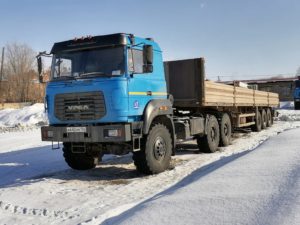 Седельный тягач Урал-44202 с полуприцепом 13,6 м